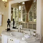 Bed & Breakfast V 4*