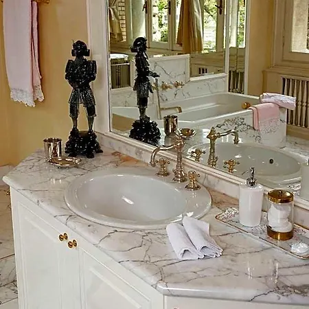 Bed & Breakfast V 4*