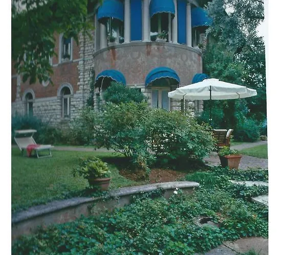V Bed & Breakfast Brescia