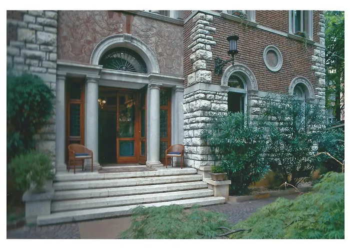 V Bed & Breakfast Brescia